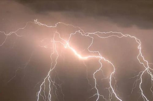 Hindistanda ildırım vurması nəticəsində 20 nəfər ölüb