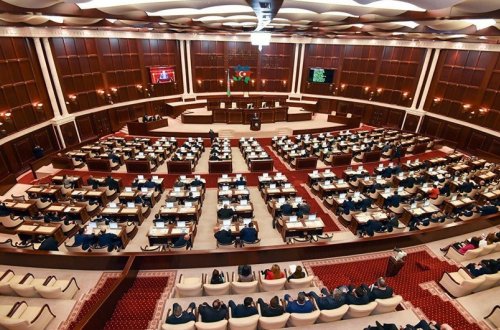 Milli Məclisin deputatlarının maaşı artırılıb