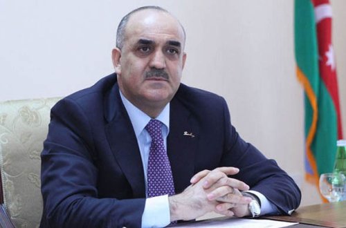 Səlim Müslümov məhkəmə qarşısına çıxarılır