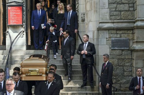 Tramp vergidən yayınmaq üçün eks-arvadını qolf klubunda dəfn edib - Fotolar