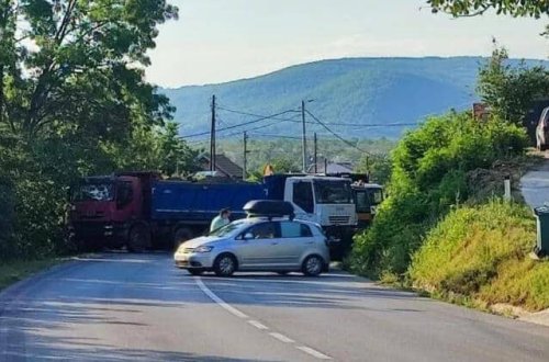 Kosovonun şimalında serblərin qurduğu bütün barrikadalar götürülüb