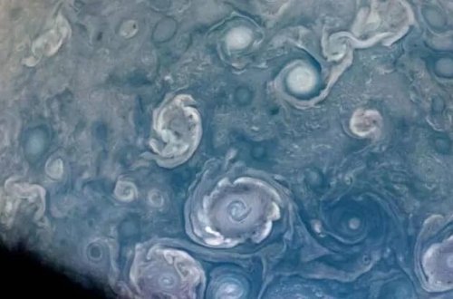 NASA Yupiterdəki nəhəng burulğanların görüntülərini çəkib