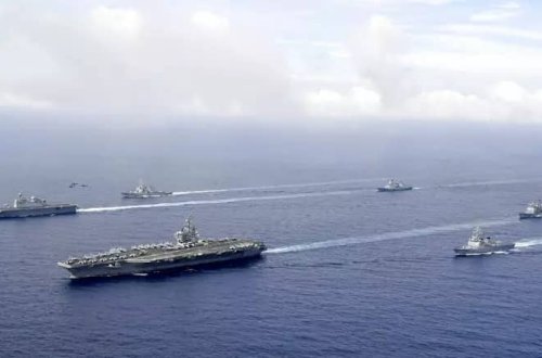 Pelosini Tayvana səfər etdiyi üçün Amerika donanması bölgəyə 4 döyüş gəmisi göndərib