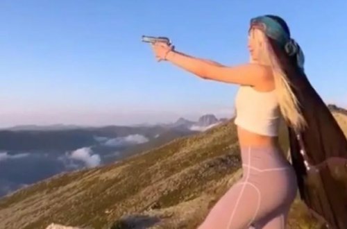 Aleyna Tilkinin silahla görüntüləri tənqid olundu - Video