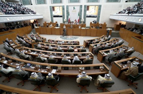 Küveyt parlamenti buraxılıb