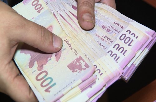 Bakı sakinindən şantaj yolu ilə 10 min manat tələb edilib