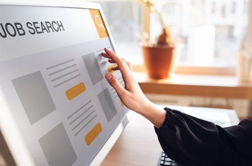 Saxta iş elanları ilə insanları aldadan şəxs saxlanılıb