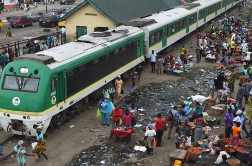 Nigeriyada bütün qatar səfərləri dayandırılıb