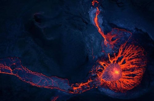 İslandiyada vulkan püskürməsi nəticəsində maqma səthə çıxıb