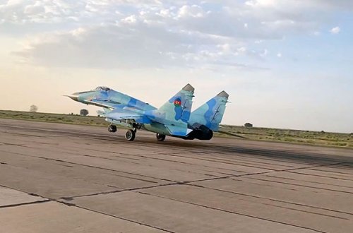 HHQ-nin aviasiya vasitələri ilə təlim-məşq uçuşları keçirilir - Video