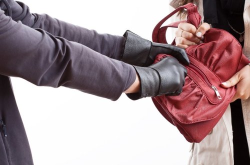 Abşeronda qadına qarşı zor tətbiq edilib