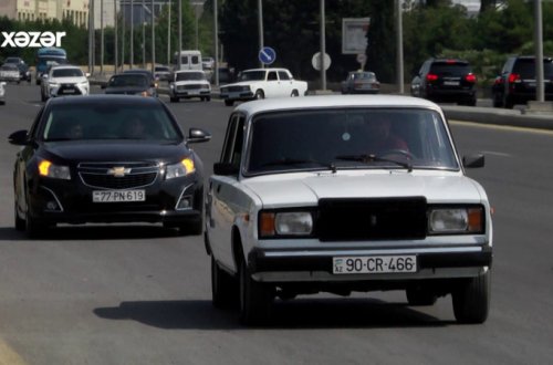 Gəncədə təhlükəli vəziyyət: Sürücülər yolu qısaltmaq üçün görün nə edirlər (VİDEO)
