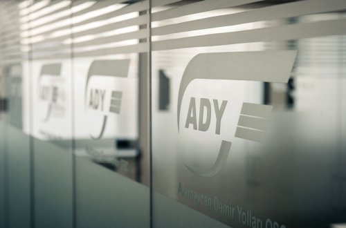 Azərbaycanda mobil telefonla dəmir yolu bileti almaq mümkün olacaq