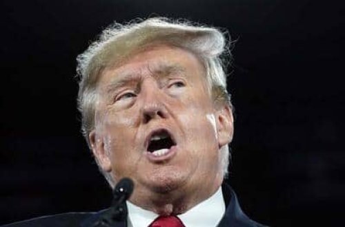 Keçmiş ABŞ prezidenti Donald Trampın evinə basqın edilib