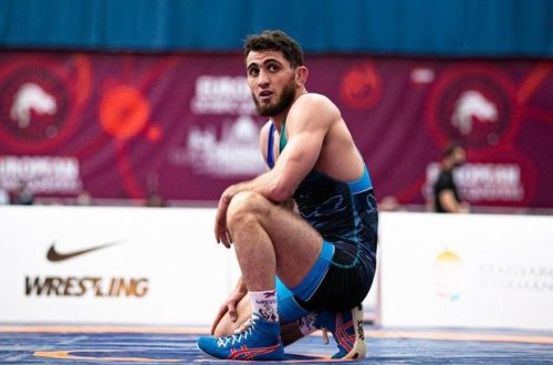 Hacı Əliyevin iranlı güləşçi ilə görüşündə insident olub