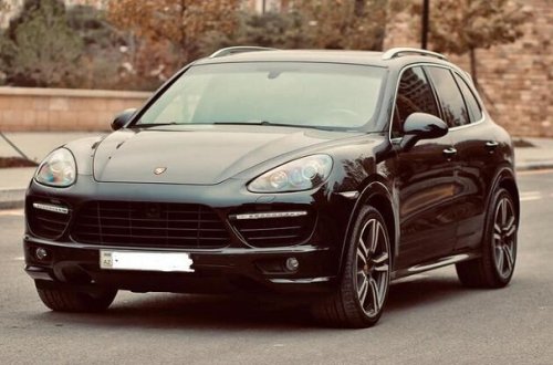 Masazır dairəsində qızı zorla “Porsche”yə mindirmək istədi - Polis araşdırır