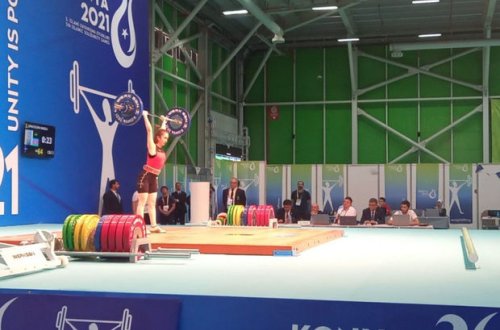 Azərbaycan İslamiadada ağırlıqqaldırma növündə ilk medalını qazanıb - FOTO