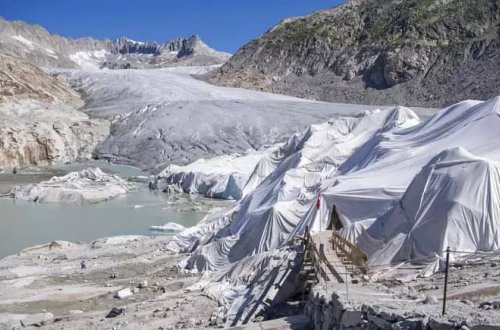 Alp dağlarında buzlaqların əriməsi nəticəsində insan qalıqları aşkarlanıb