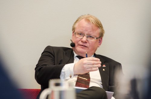 İsveç Ukrayna üçün silah istehsal edə bilər