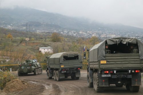 Rusiya sülhməramlılarının maşını erməni sürücünün avtomobili ilə toqquşub, 4 qadın ölüb