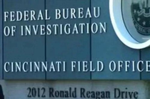 ABŞ-da FBİ ofisinə girməyə cəhd edən silahlı öldürülüb