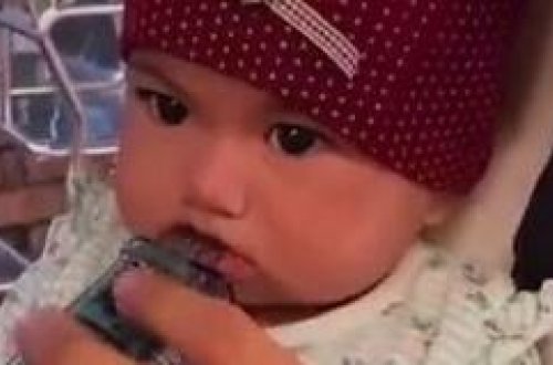 Kişi 7 aylıq körpəyə elektron siqaret verib - VİDEO