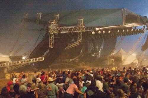 İspaniyada festivalda səhnə uçub, 1 nəfər ölüb, 40 nəfər yaralanıb