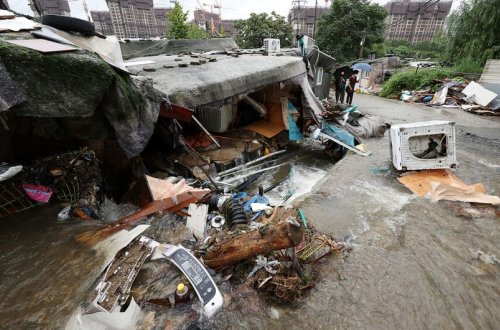 Cənubi Koreyada daşqınlar nəticəsində 14 nəfər ölüb