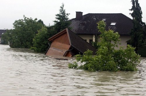 Pakistanda daşqınlar nəticəsində ölənlərin sayı 186 nəfərə çatıb