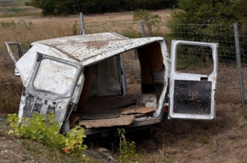 Bolqarıstanda miqrant daşıyan avtomobil aşıb