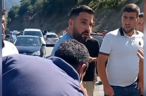 Laza sakinləri turistləri kəndə buraxmadı (SƏBƏB/VİDEO)