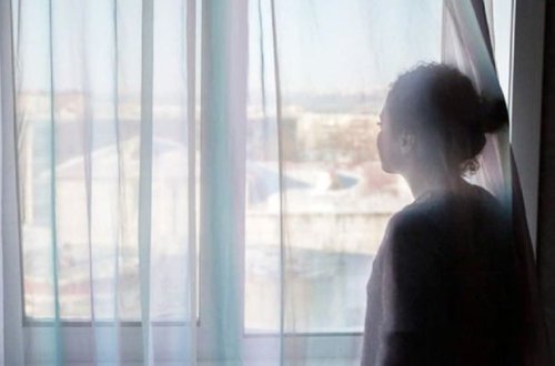 Atalığının dəfələrlə təcavüz etdiyi qız canına qəsd etmək istədi - Bakıda tükürpədici olayın TƏFƏRRÜATI