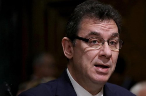 “Pfizer”in rəhbəri koronavirusa yoluxub