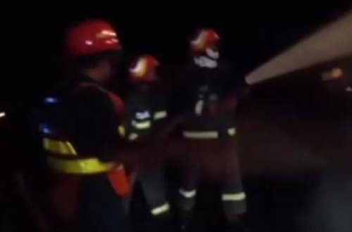 Pakistanda neft tankeri ilə sərnişin avtobusu toqquşub : 20 ÖLÜ 