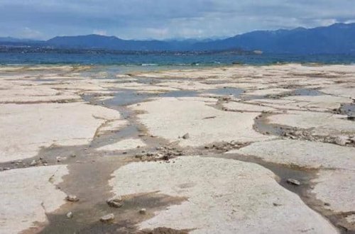 İtaliyadakı bu göl qurumağa başlayıb