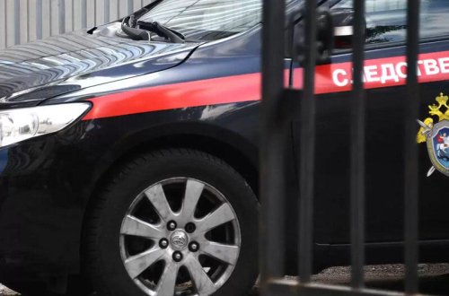 Qatar tualetdə oturan qadını vuraraq öldürüb