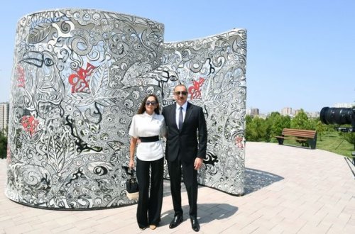 İlham Əliyev və Mehriban Əliyeva Müslüm Maqomayevin abidəsinin açılışında iştirak ediblər - YENİLƏNİB