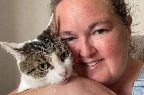 İnfarkt keçirən qadını pişiyi xilas edib