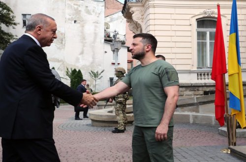 Türkiyə ilə Ukrayna müharibə nəticəsində dağılmış infrastrukturun bərpası ilə bağlı müqavilə imzalayıb