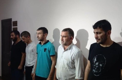 Yaşlı qadının evinə basqın edən 5 nəfər tutuldu - FOTO