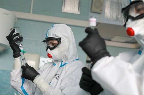 Dünyada koronavirusa yoluxanların sayı 595 milyon nəfəri ötüb