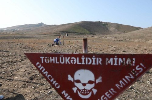 Laçında iki hərbçimiz minaya düşüb