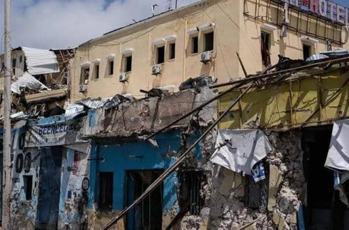 Əl-Şəbab Somalidə otelə basqın edib : 21 ÖLÜ