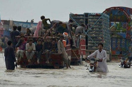 Pakistanda dəhşətli yağışları dəvam edir: YÜZLƏRLƏ ÖLƏN VAR
