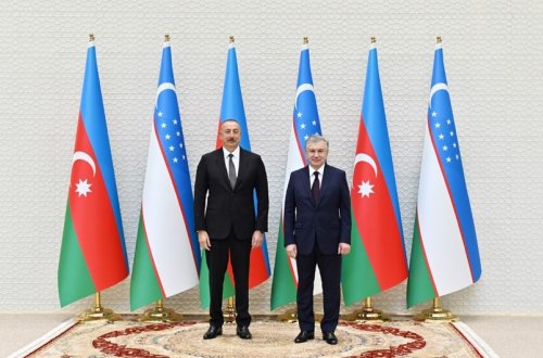 Şavkat Mirziyoyev İlham Əliyevə zəng edib