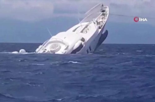 İtaliyada 40 metrlik superyaxta batıb