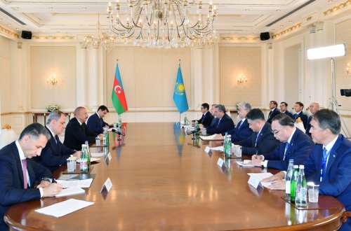 Azərbaycan və Qazaxıstan prezidentlərinin geniş tərkibdə görüşü keçirilib - YENİLƏNİB