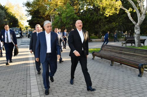 Azərbaycan və Qazaxıstan prezidentləri Dənizkənarı Milli Parkda qurulmuş “Qazax yurtası” ilə tanış olublar - YENİLƏNİB