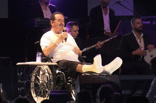 Qəzaya düşən Tatlısəs əlil arabasında konsert verdi - FOTOLAR