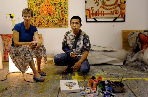 Myanmada Britaniyanın keçmiş səfiri və həyat yoldaşı həbs edilib